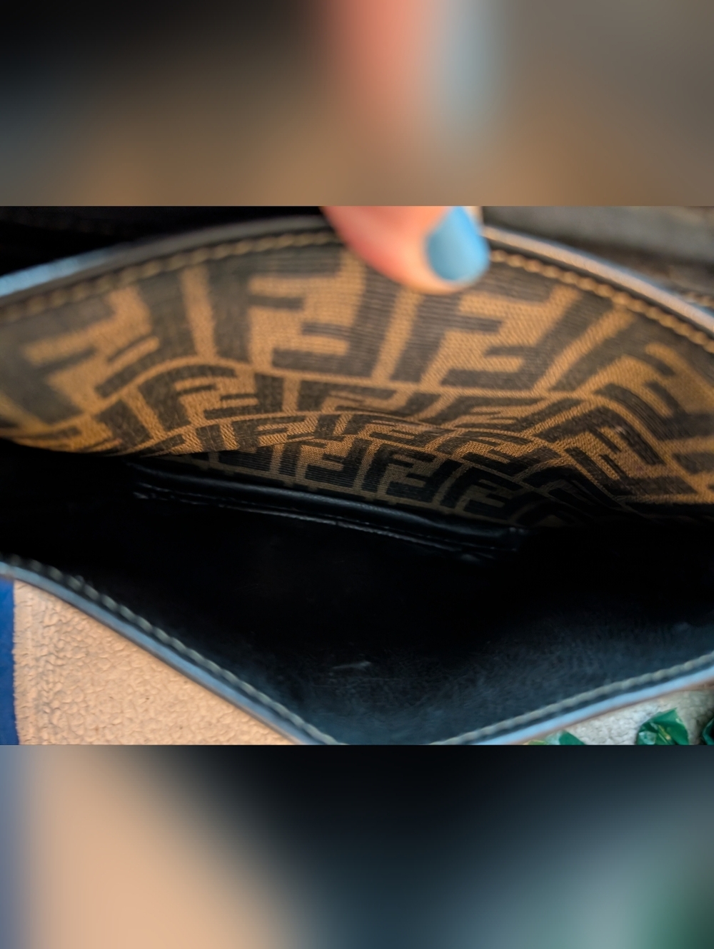 Fendi Vintages Restored Brown Zucca Canvas Crossbody Bag In Good Condition - Picture 5 of 16